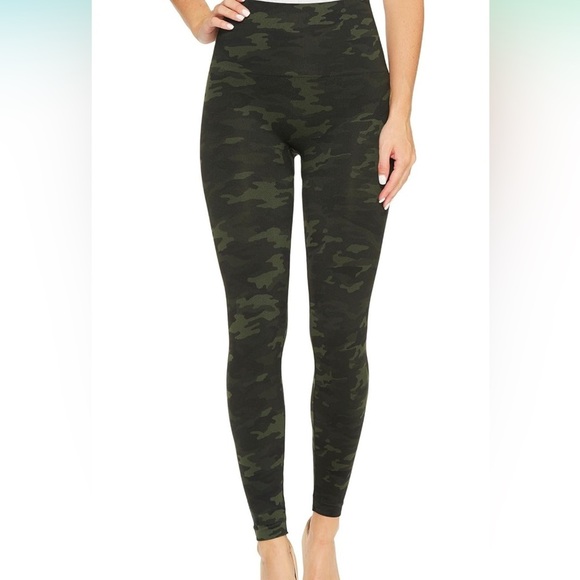 SPANX Pants - Spanx Look At Me Now Seamless Leggings Green Camo Size Large